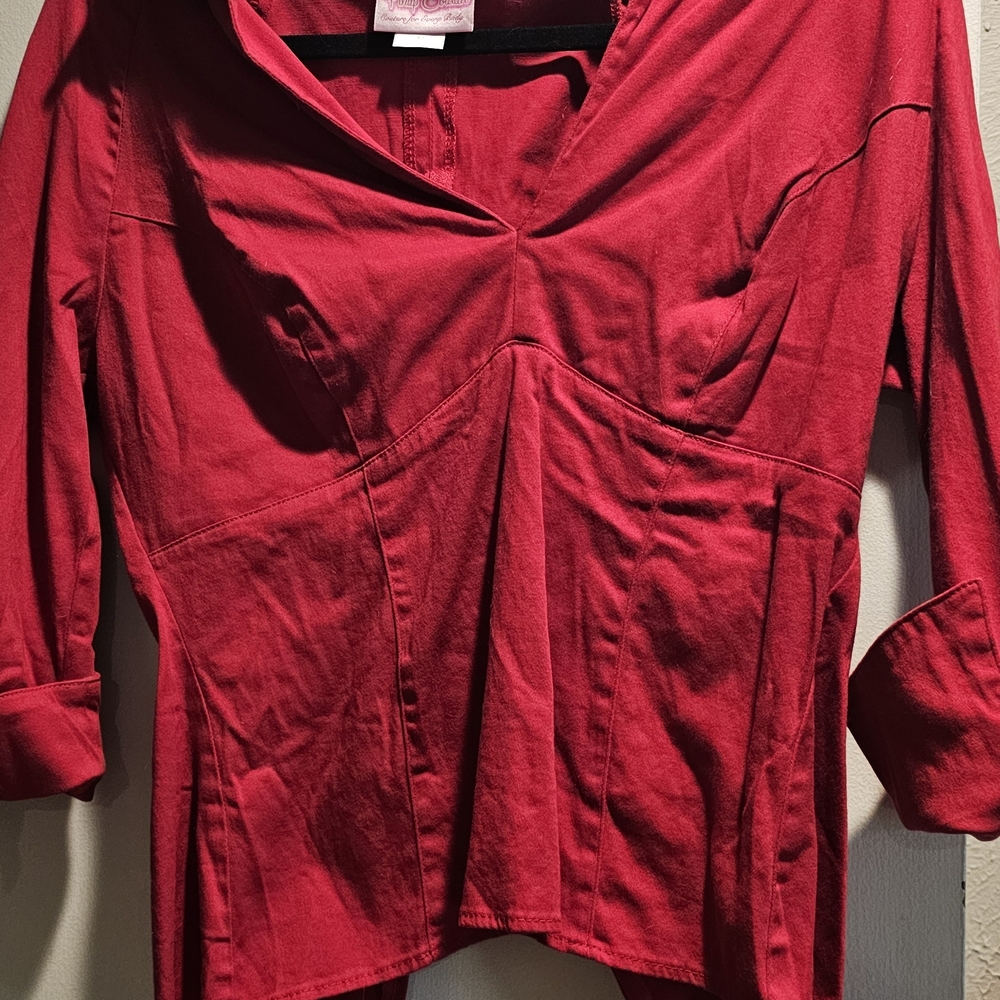 Pinup Couture Lauren V-Neck Top in Red - Picture 3 of 3
